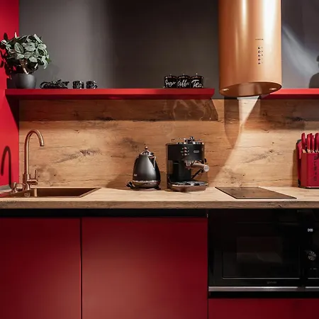 Qult - Obsidian Apartment Bukarest