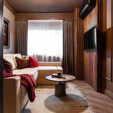 Qult - Obsidian Appartement