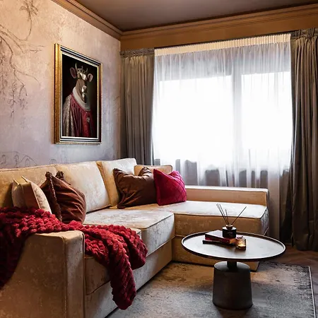 Qult - Obsidian * Boekarest