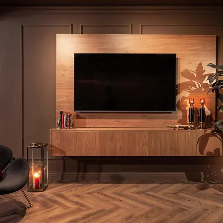 Qult - Obsidian Apartment