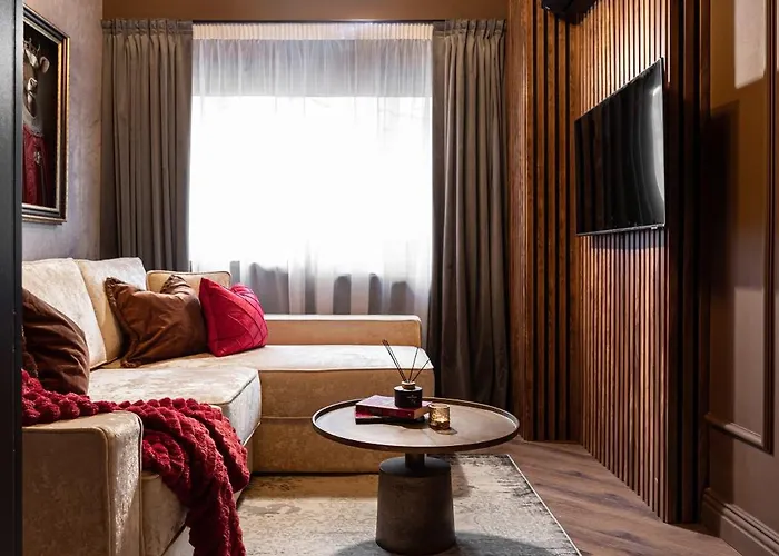 Qult - Obsidian Appartement