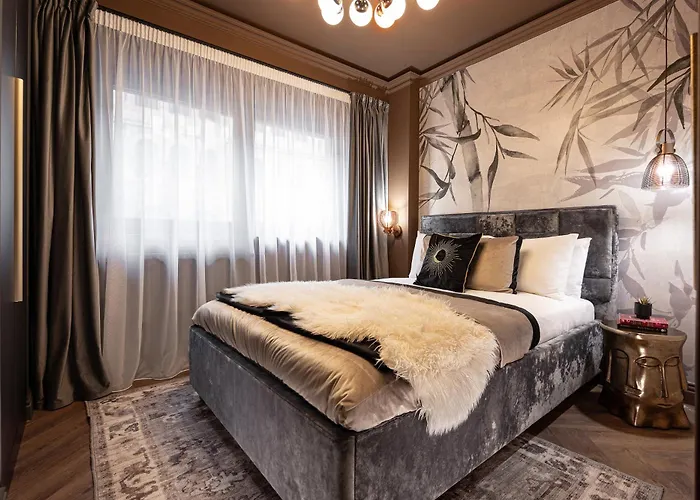 Qult - Obsidian Apartment Bucharest